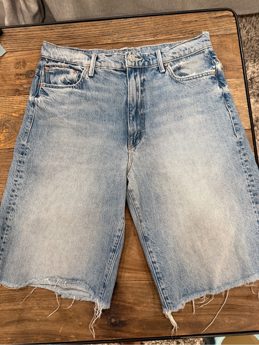 MOTHER “The Undercover” Knee Fray Shorts – The Other Side, Size 29
